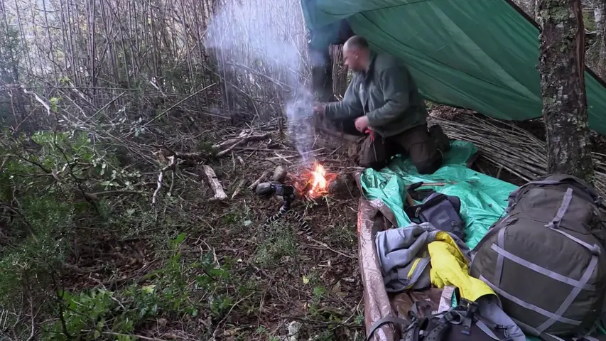 《荒野独居第三季》第1集