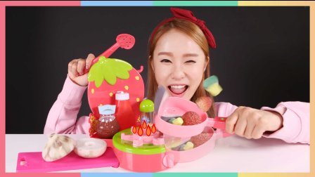 凯利和玩具朋友们 凯利和kongsuni烹饪过家家游戏 47