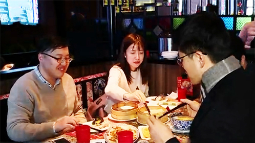 人气美食 查厘士 关键词：“麻将牌”可以吃！