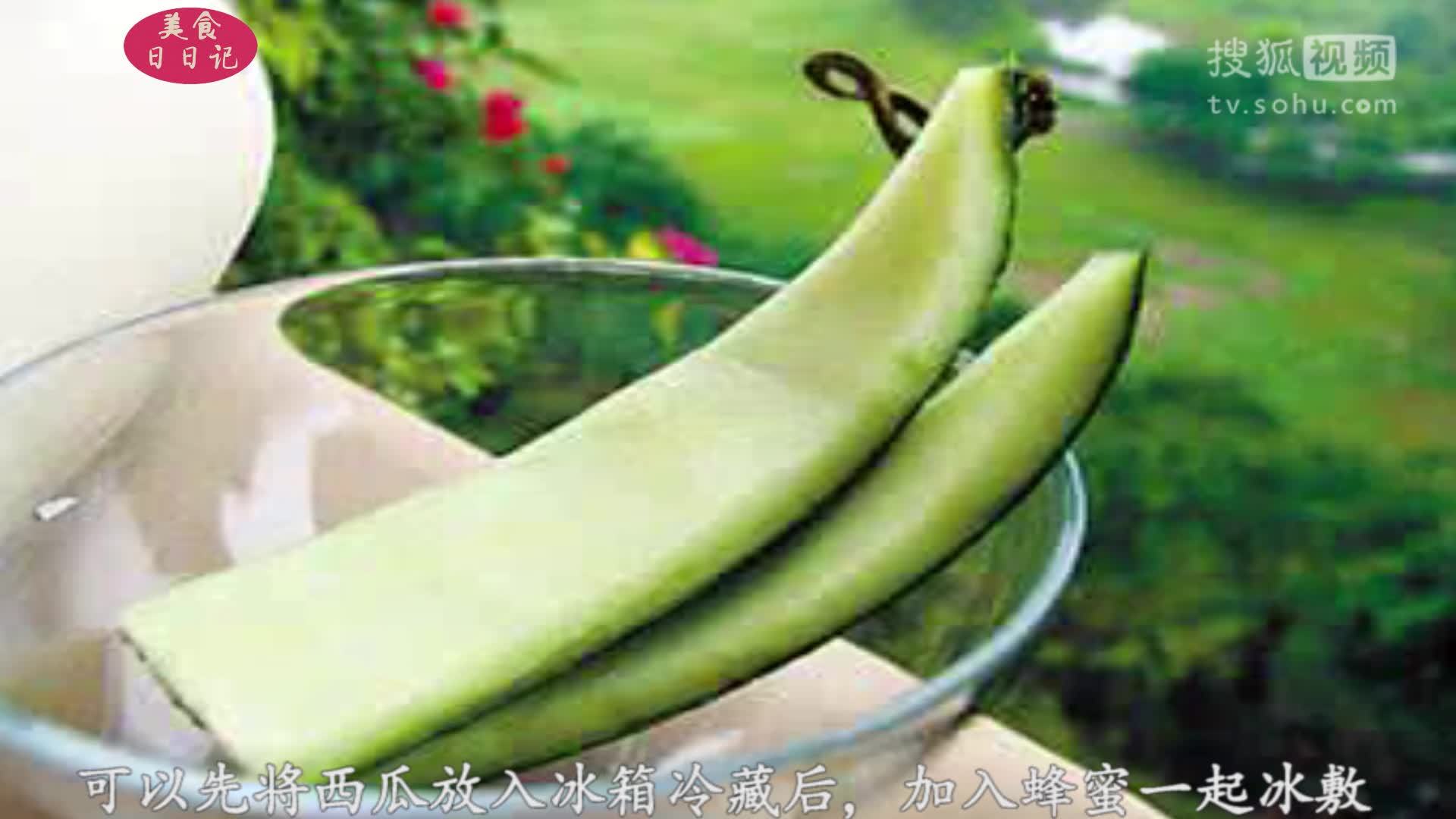 美&middot;食 西瓜皮隐藏的作用可不少，除了美容护肤，这些功效很多人不知道