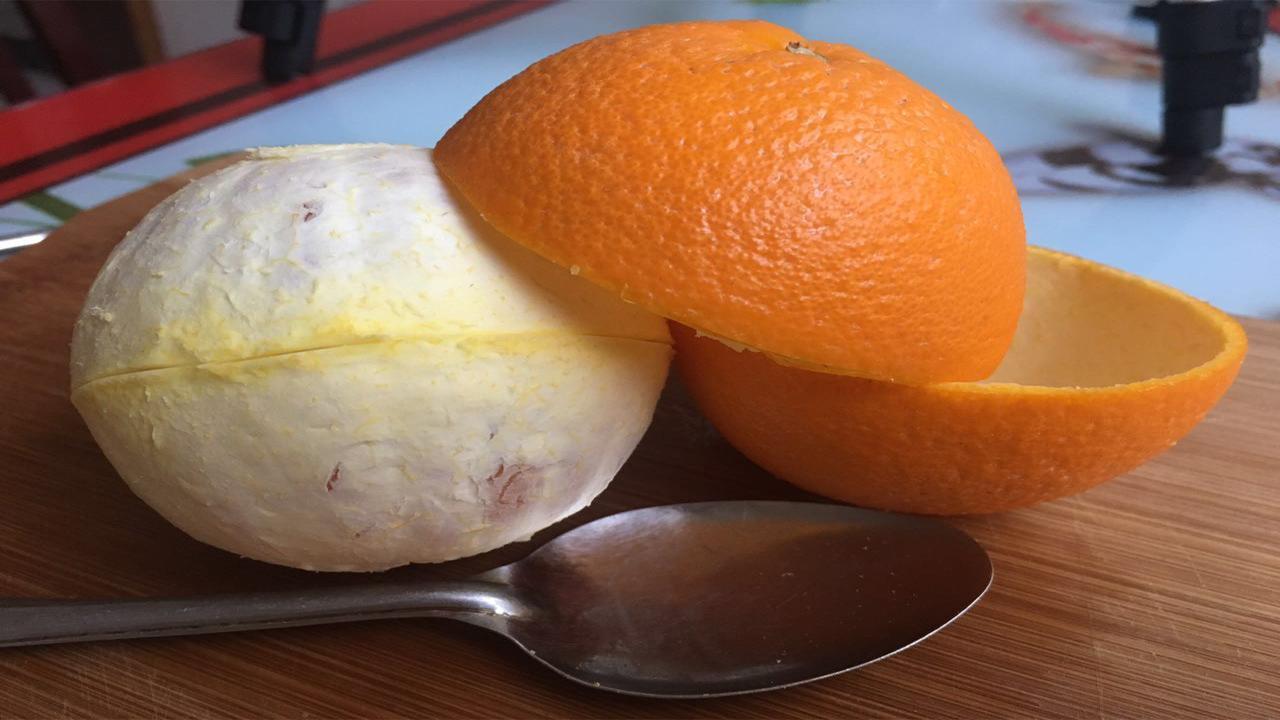 美&middot;食 教你只用勺子就能完整剥下橙子皮，快速不脏手，一分钟学会