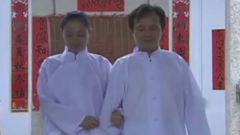 经典传奇 揭秘古堡里的王族传奇 结婚必须穿白衣