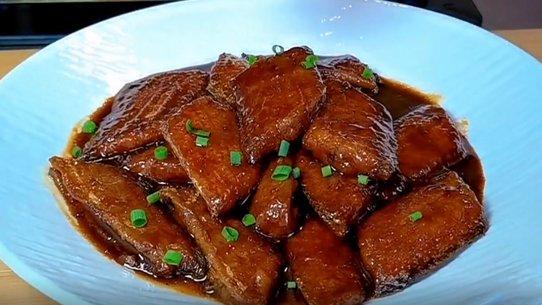 人气美食 糖醋带鱼制作有技巧 味道浓郁不易碎