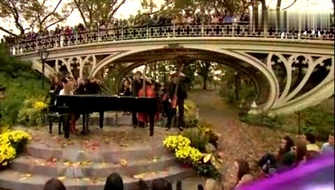 Taylor Swift Back to December (Central Park)现场版-Taylor Swift (泰勒·斯威夫特)