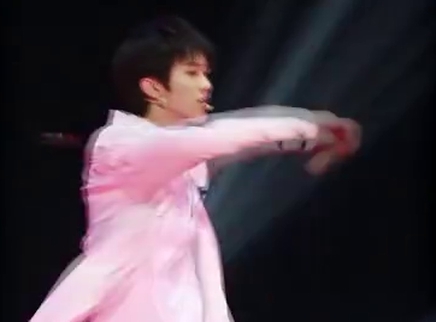 易安音乐社粉丝个站 易安成长舞台舞蹈混剪