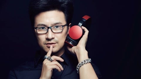 唱罢吹灯 五岁小女孩挑战汪峰《像梦一样自由》萌萌哒