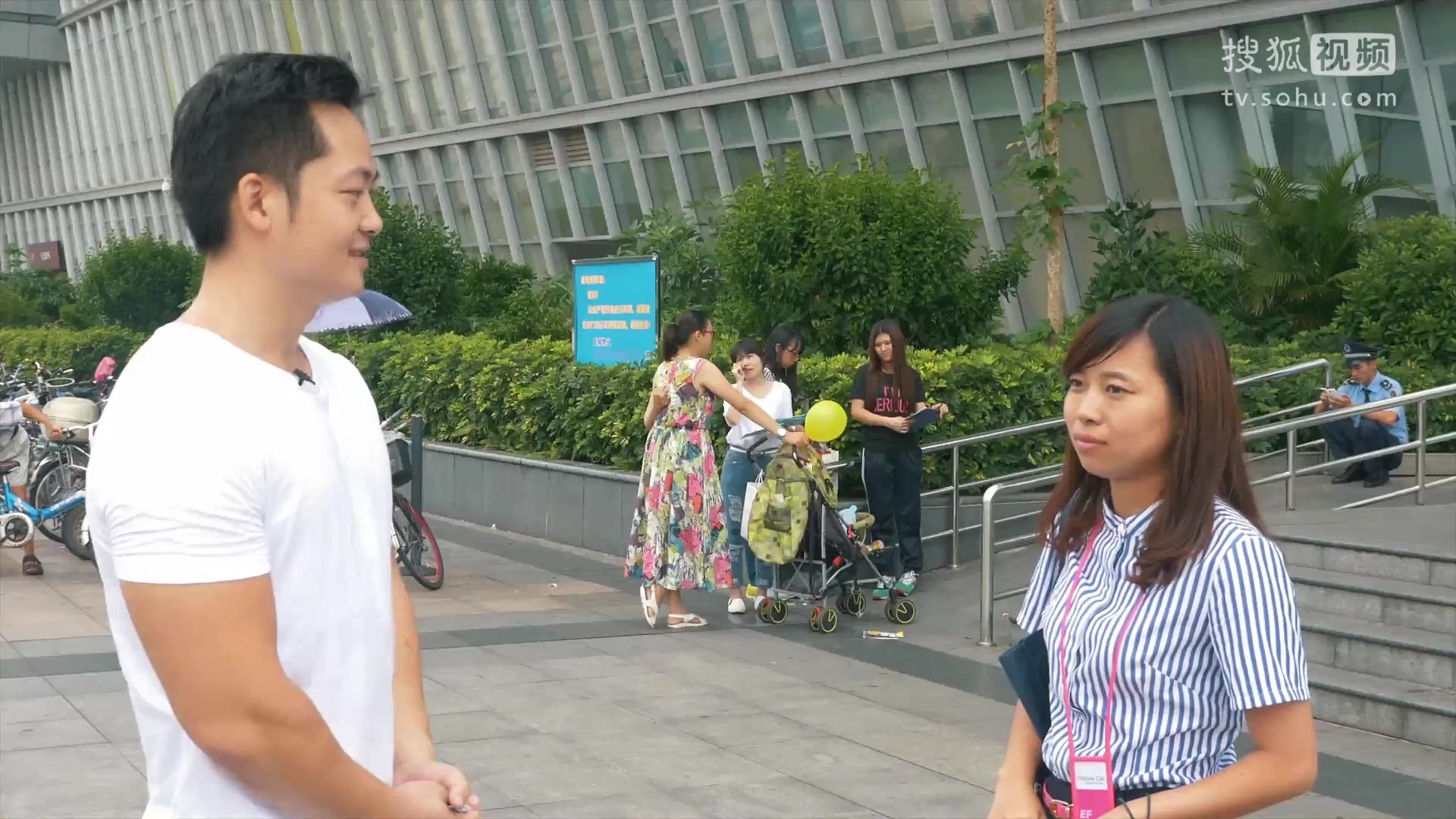 90后的秀 90后的秀：肌肉男PK小鲜肉，姑娘你喜欢哪一个
