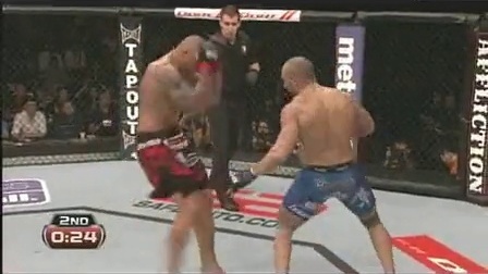 UFC无限制格斗 2012 UFC澳门赛 提亚戈-席尔瓦暴力降服斯坦尼斯拉夫-内德科夫