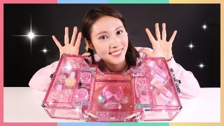 凯利和玩具朋友们 凯利的化妆工具盒和美妆玩具游戏 130