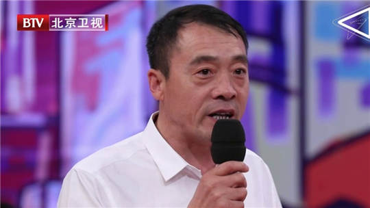 向前一步 小区停车保“位”站