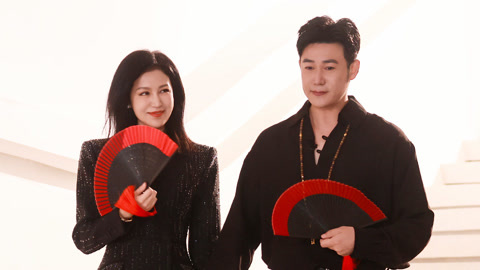 鲍蕾杜若溪国风走秀 陆毅在线传授情话秘诀