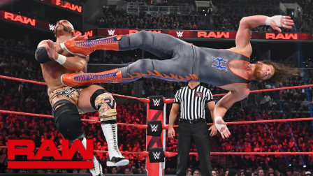 WWE RAW 2019 【RAW 04/08】札克里德霍金斯捍卫双打冠军