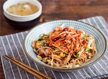 日食记 今年的最后一碗凉面也是完美的
