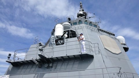 环球火力点 红外探测仪看到的日本宙斯盾舰：就像一个巨大“微波炉”