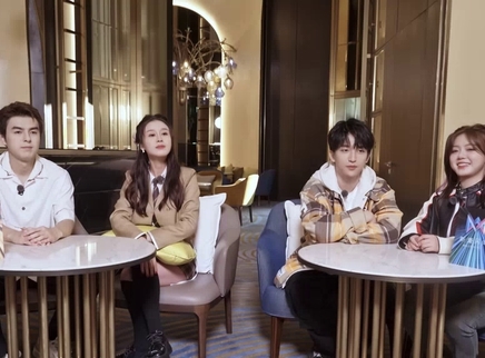 黄子弘凡冯青比拼食物速记