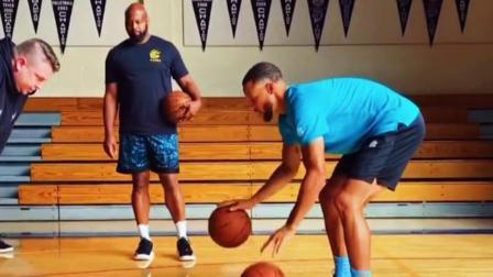 NBA热辣资讯 金州运球王上线！你觉得小学生库里这个基本功怎么样？