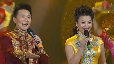 央视2006春晚 张也王宏伟《午夜饭》，高声歌唱共贺岁