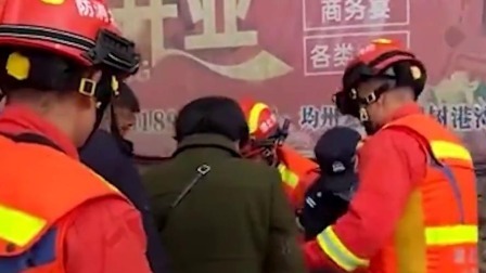 @所有人 男子欲跳河轻生被救上岸，母亲赶到狠扇仨耳光