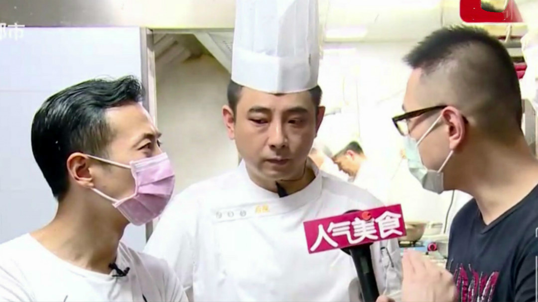 人气美食 顺昌路八十五年混沌店 碱水皮子淋麻油