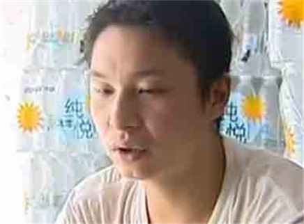 寻情记 墓碑上陌生女人的名字