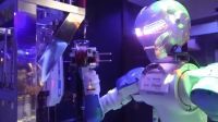 小梦帮倒忙Z 不会吧 全部机器人做服务的日本机器人酒店