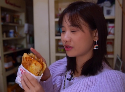 打卡最正宗锅盔灌凉粉！