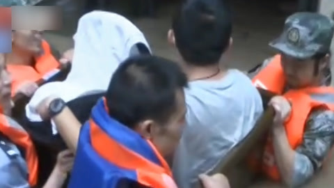 法治中国60分 重庆洪峰过境百人被困 摩托毛贼当街扒手机