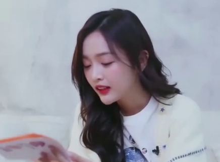 娱乐新鲜爆 火箭少女101吴宣仪买菜！