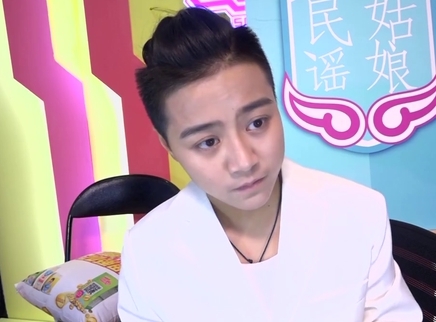 818超女聊天室 袁子仪新发型小辫子帅炸屏幕