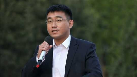 向前一步 小区车位谁做主
