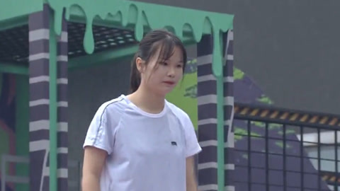男生女生向前冲第15季 健身教练携手闯关均落水 自媒体博主为素材闯关