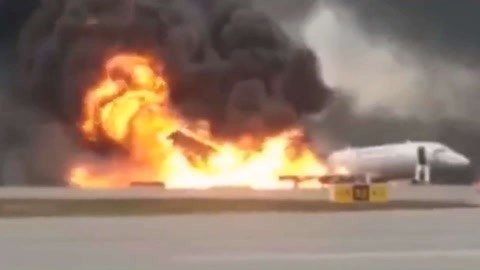 网罗天下 俄客机空中起火41人遇难