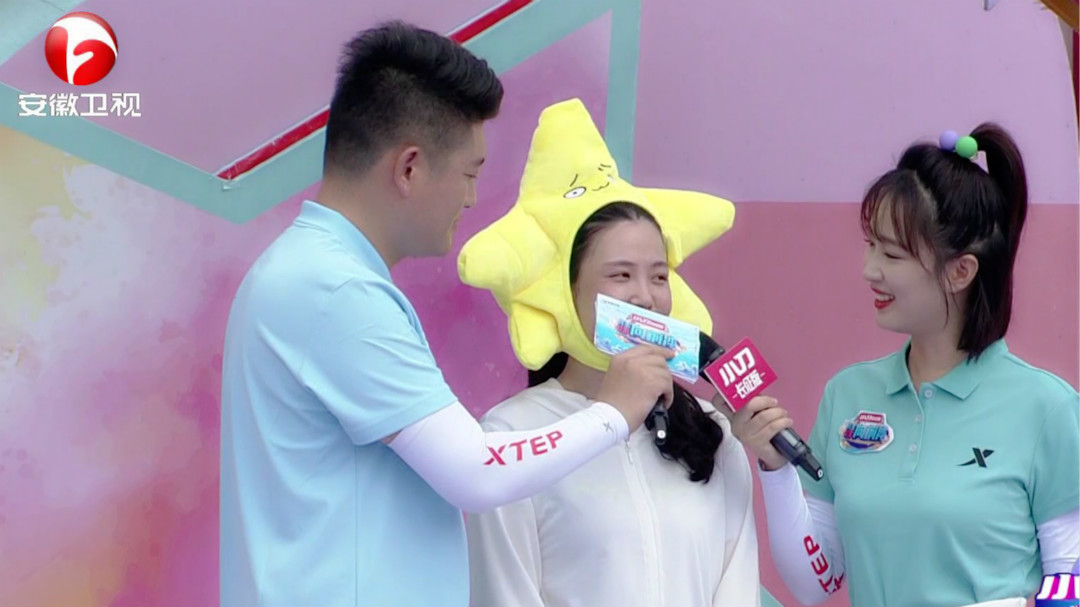 美女们化身海洋生物闯关