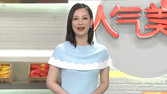 人气美食 你更爱鸡爪还是鸭爪 连食客都想偷学蒜泥凤爪