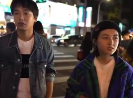 娱乐新鲜爆 “快哥”兄妹台湾夜市行