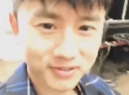 娱乐新鲜爆 张杰直播尬聊 自曝在练胸肌