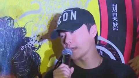 屏行星乐汇 屏行星乐汇之陈思诚“出轨门女主”澄清：在酒店只看片花