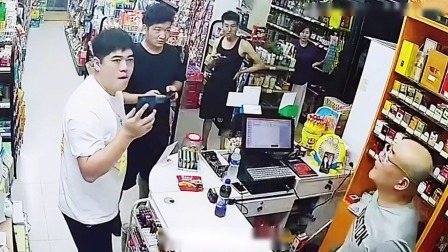 品人生百味第二季 男子被打后，进店态度强硬求助，老板的做法你怎么看
