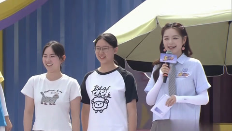 男生女生向前冲第18季 甄蕾开局摔倒惊险起身 妹妹闯关姐姐在岸上笑翻