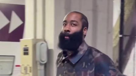 NBA热辣资讯 色彩大师哈登的入场穿搭！你觉得哈登哪套造型最好看？