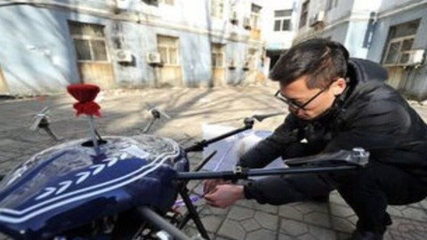 囧闻一箩筐 土豪男任性求爱惨遭女生拒绝