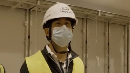 蒙娜丽莎同款玻璃展柜