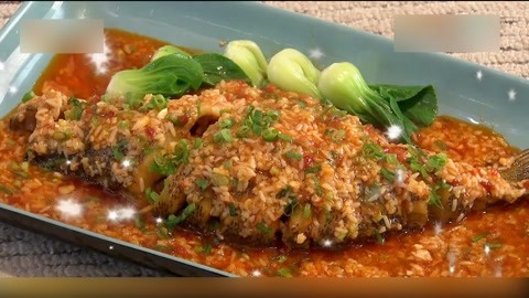 米酒醉鲈鱼酸甜可口 板栗焗鸡翅汁紧色亮口感棒