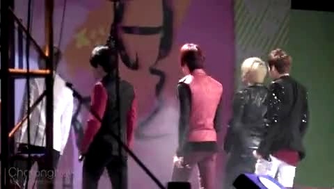 IU kiss&cry Doradora 军浦杜鹃花庆典开幕式 主AJ 饭拍版 12/05/04-U-Kiss (UKiss)