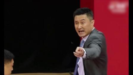 杜锋连吃两T遭驱逐 叮嘱队员：动作一会儿大一点