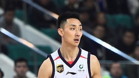 CBA 18/19赛季 龙狮VS肯帝亚第三节：易立突破暴扣2+1，姚天一压哨三分命中