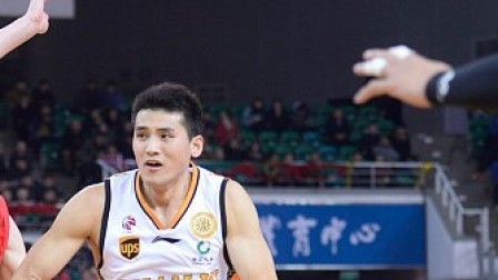 CBA 18/19赛季 山西vs同曦第三节：邢志强买尔丹双双遭驱逐！山西保持领先优势