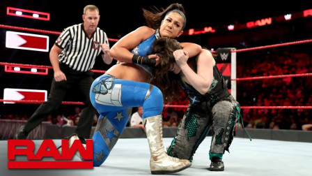 WWE RAW 2019 【RAW 08/26】贝莉招牌肘击霸气拿下妮琪