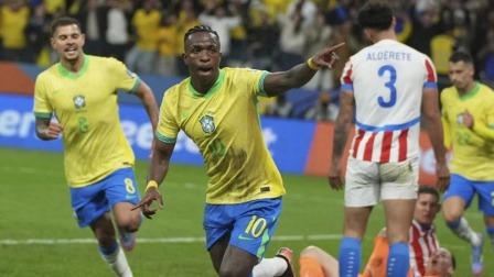 世预赛-巴西1-0巴拉圭提前出线 安帅首胜+维尼修斯破门