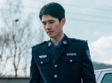 刘昊然警服变装视频曝光